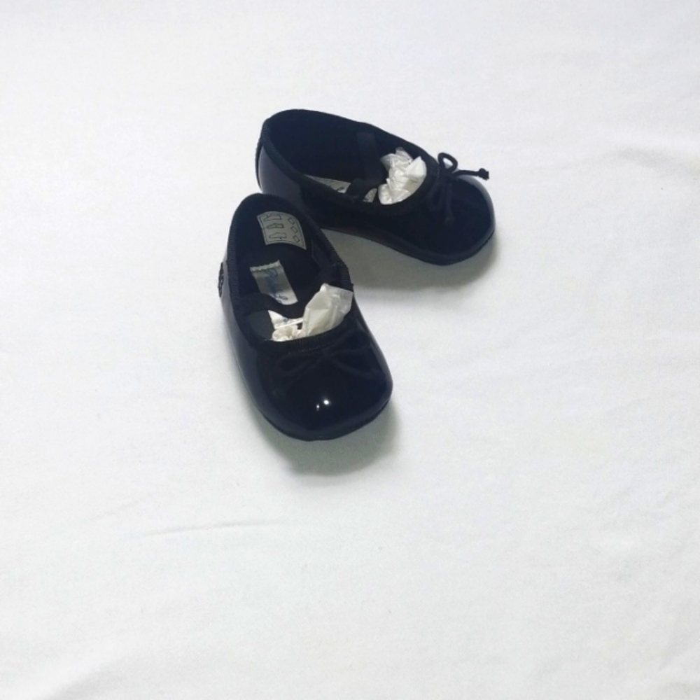 Ralph Lauren Baby Girl's Black Patent Leather Ballet Style Shoes. Size 1k